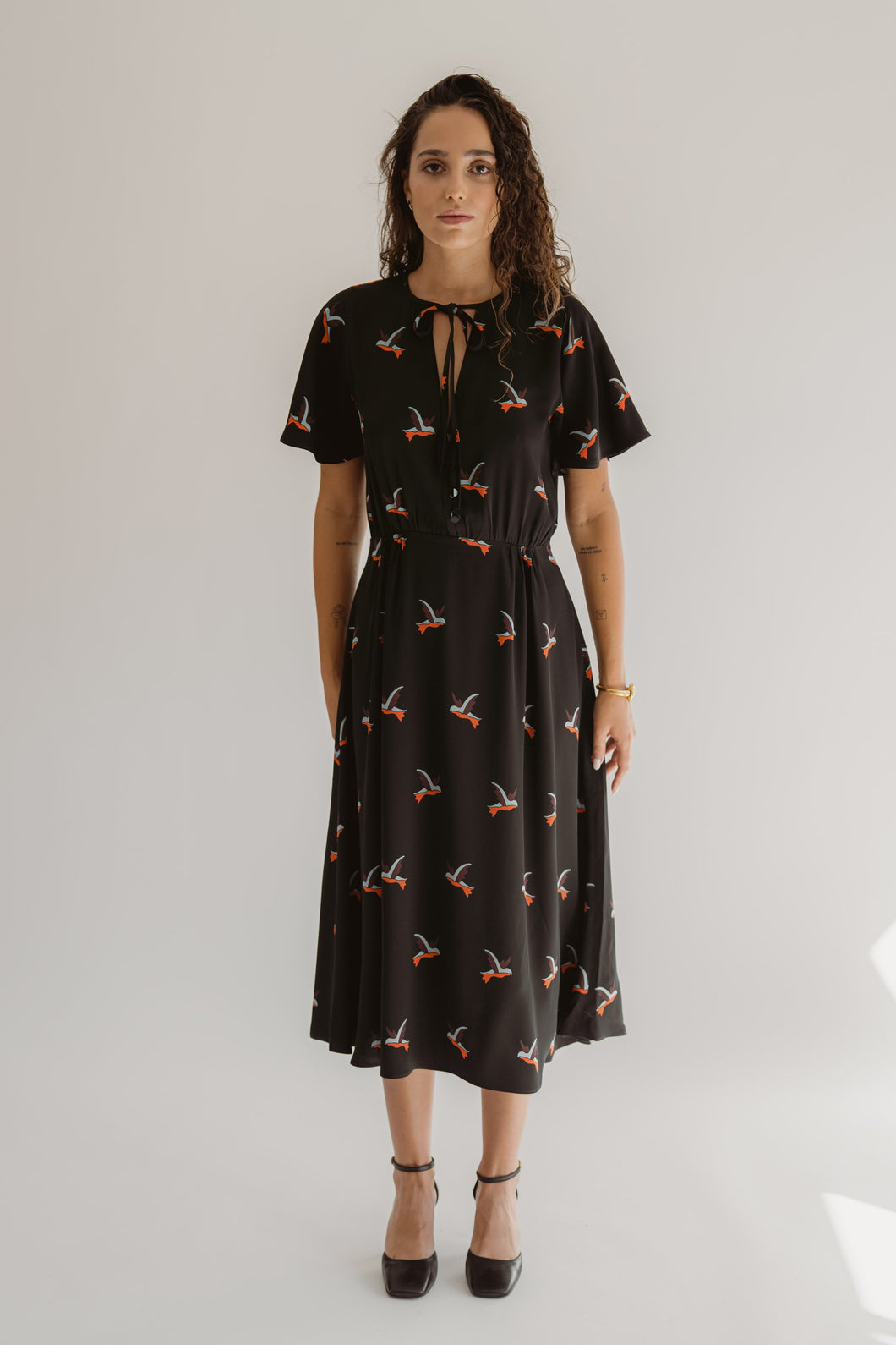 Birds Print On Black Crepe Evening Dress With Flattering Skirt And Sleeves